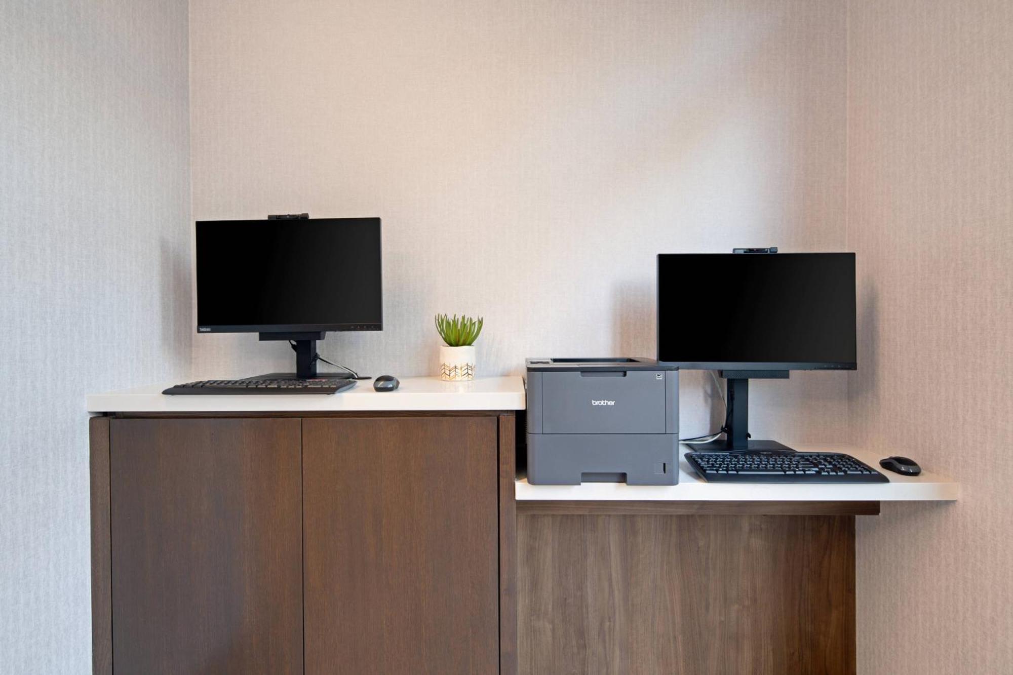 Springhill Suites By Marriott Valencia Dış mekan fotoğraf